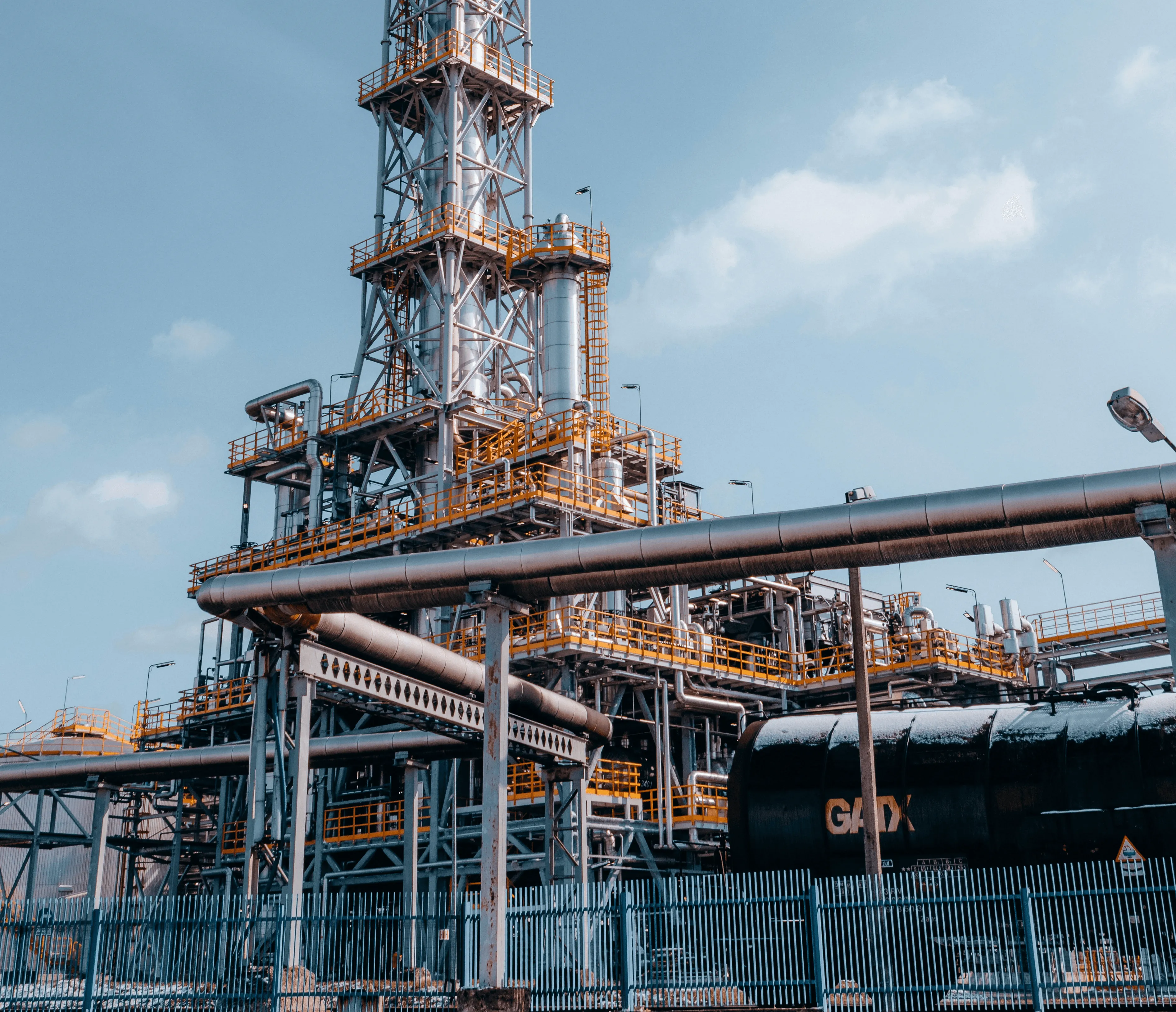 Pipeline monitored by IoT devices